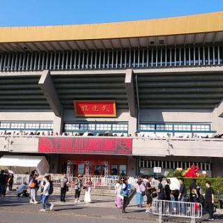 8月10日(月)東京：日本武道館：初めての武道館 ラストライブの赤黒の格好いい看板が武道館の赤看板と相まって、T-BOLANの為にあるんだ😊と思いました。
グッズの大行列、たくさんのお花、いつものツアーと違う光景を見ても最後の実感がないまま…
1階スタンド席。2階席の天井が頭上に覆われる為、武道館全体を見渡せなかったのが残念ですが、キラキラ輝く無数の揃ったペンライトの振りに感動✨😆
相思相愛の会場の雰囲気、とにかく凄かった‼️
帰路の飛行機の中で余韻に浸っていた時、撮影タイムがなくて良かったんだ！と思えました。
撮影タイムを設けると皆撮影に夢中になってしまう。
泣いても笑ってもT-BOLANと私達ファンとのリアルなライブはこれが最後…会場全体の大歓声と大拍手で全力でT-BOLANを見送ってあげたかった。
当初から懸念していた継承の話しは武道館でも？？でしたが、パンフレット、ストーリー4を読んで悲しいけど本当に完全に終わったんだなと確信したので、最後にリアルなT-BOLANを大歓声と大拍手で見送ることができて感無量です。心からありがとう💕