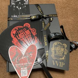8月10日(月)東京：日本武道館：初めての武道館でのLiveがT-BOLAN♡で最高でした😍アリーナセンター2列目で、嵐士と五味さんと目が合ってたと確信してます😍
愛のためにの時に上からキラキラ✨ハートのメッセージをゲットできて嬉しかったです♡
涙💧のLiveと思いきや、2年後にまた会える？というサプライズ😮やられた〜😂最高❣️