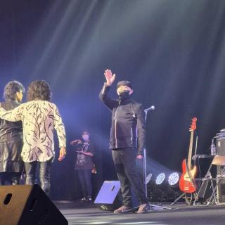 9月13日(土)千葉：市川市文化会館 大ホール：ツアー初日から胸高鳴るライブをありがとうございました。最初からステージに立ち、嵐士さんと目配せしながらリズム🎵に乗る上野さんに勇気と感動をもらいました。又、会いに行きます😊