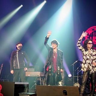 11月6日(木)北海道：函館市民会館 大ホール：最高でした✨️✨️👑✨️✨️
貴重なサングラス外しショット♡
めっちゃ近くで感動！嬉過ぎました♪
歌声最高💛
素敵なステージありがとうございました！