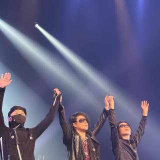 11月24日(月・祝)神奈川：カルッツかわさき：今回もとても楽しいLiveでした。ありがとうございました。嵐士さんの白檀の香りに包まれながら素敵な曲の数々を口ずさみ、曲に合わせて体はノリノリ。この時間に終わりが無ければ良いのに…と思わずにいられませんでした。嵐士さんの笑顔が多く見られたきがして嬉しかったです。まだまだLiveは続いていくので頑張って声援を送り続けます。３人の素敵な姿を目にしっかりやきつけます。
来年も楽しみにしています😊
