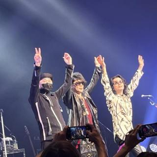 10月13日(月・祝)大阪：東京建物 Brillia HALL 箕面（箕面市立文化芸能劇場） 大ホール：めっちゃ近い席で、しかも目の前で愛のために愛の中でを歌って頂き╰(*´︶`*)╯♡
ありがとうございました♪最後まで走り抜けて下さい🎤次は岸和田でお逢いしましょう(๑′ᴗ‵๑)