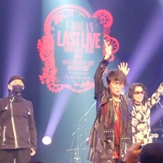 10月11日(土)福井：敦賀市民文化センター：今回のツアー、一回目敦賀なんとかチケットゲットして行ってきました！
前回ツアー以上に、感動しました！
毎回３０年若返ります！
あと２公演も楽しみにしています！
最後まで頑張って下さい！