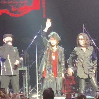 9月21日(日)兵庫：東リ いたみホール(伊丹市立文化会館) 大ホール：シングルベストツアーに引き続き2回目のいたみホールに来てくれてありがとうございました♡
今日は調子がいい♪と何度も言いながら…超カッコいいステージの上のT-BOLAN☆

席は後ろの方だったけどとっても幸せな時間でした。T-BOLANがここにいてくれることがとっても嬉しいです。ありがとうございました♡

二度あることは三度あるっていうから…またここに来てくれるといいな〜って思っています♡ホール二階にサイン入りポスターもずっと飾ってくれていて、後日また見に行ってきました♪