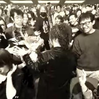 11月3日(月・祝)新潟：新潟県民会館 大ホール：Birthdayの薔薇はスタッフさんに頼んだけど
届いたかな？
テレ屋な嵐士の顔が素敵だよ‼️