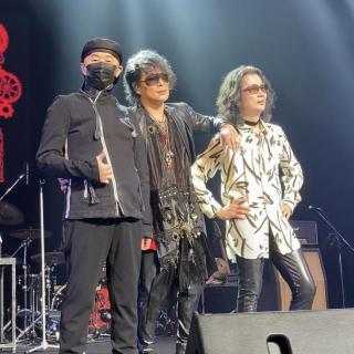 9月13日(土)千葉：市川市文化会館 大ホール：直前にとても心配な発表があり、大丈夫なのだろうかと不安な気持ちいっぱいで迎えた初日。いざ始まってみると上野さんは最初から最後までずっとステージに立ってて、もうそれだけで胸がいっぱいになりました。