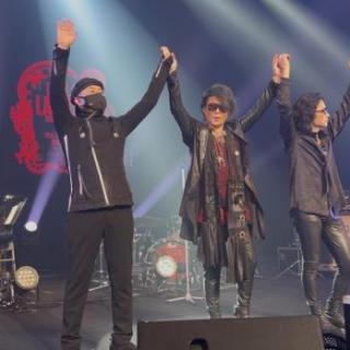 11月24日(月・祝)神奈川：カルッツかわさき：久しぶりに前の方で参加でき、より細かい動きも見えて最高でした♪
本調子でない中のLIVEでしたが、やっぱりLIVEのちからはすごい！
元気になりました〜
T-BOLAN最高！
昔も今も大好きです！！