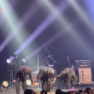 12月21日(日)岩手：奥州市文化会館Zホール  大ホール：高校生から青春を共に過ごし、娘達が小さな頃には子守唄になってました。
今聞いても全然色褪せてない・・年齢だけがタイムスリップしたみたいです。
あんな歌を歌って貰えるような可愛いババァになりますw
上野さんが奇跡をおこしてくれてるので、また、その奇跡に立ち会いたいので仙台行きます！
追加の東京、群馬も楽しみです。

YouTubeで無事に写ってました〜
みんなに、いい顔してるって言われましたw
一生の宝物です。