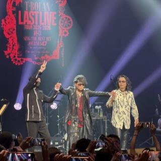 10月13日(月・祝)大阪：東京建物 Brillia HALL 箕面（箕面市立文化芸能劇場） 大ホール：伊丹と箕面のライブに参加させて頂きました。次は3月4月のライブまで待ち遠しいです。
いつもいつも幸せな時間を頂き、神様なのですか？と思うくらい眩しいです。幸せを、ありがとうございます。これからもずっとずっと応援しています。
