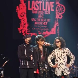 9月13日(土)千葉：市川市文化会館 大ホール：待ちに待ったラストライブツアー初日、
初日はグッズ選びも楽しいですね！
今回も姉妹と仲良く参戦できました
(^-^)
嵐士さん、五味さん、そして上野さんの圧巻の生ライブ、ゆるぎないライブ愛に心鷲掴みにされました☆最高に楽しくてハッピーなひとときをありがとうございました！
本当にT―BOLANに出会えた事は宝物です☆^_^)／▼☆▼＼(^_^)

嵐士さんの優しさが右手に。
好きな写真です