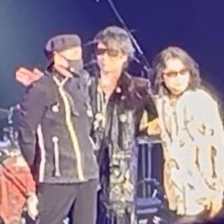 1月12日(月・祝)長野：長野市芸術館メインホール：1月11日、今年初のライブ✨
「あけましておめでとうございます」のご挨拶もできて幸せなスタートになりました🌟

今回はサポートメンバーさんもT-BOLANの皆さんも見渡せる場所で、眺めも良く、思いっきり歌って叫んで、最高に楽しい時間でした🙌🏻❤︎⸝⸝

毎回ラストに、嵐士さん・五味さん・上野さんが寄り添う姿を見るたび、心がホッコリして、温かい気持ちになります✨

やっぱりT-BOLAN最高❣️大好き🩷