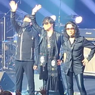 1月17日(土)広島：ふくやま芸術文化ホール リーデンローズ：今年最初のライブは嵐士さんの故郷福山から始まりました。さすが地元ということもあってか嵐士さん、とっても嬉しそうで、何度も「福山～」を連呼する度私も嬉しかった😂
会場練り歩きは私の後ろに車イスの方がいらっしゃって近くまで来る時手をタッチしたら握り返してくれたんです💓💓
明日からも元気で生きていけそうです🙆
熱い福山の夜をありがとうございました。
これからもついて行きますよ✨️