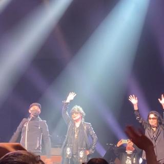 1月17日(土)広島：ふくやま芸術文化ホール リーデンローズ：今回のツアー１本目の参戦は、福山でした✨さすが広島！凄く盛り上がり✨最高のLiveでした👏三十数年前、当時３歳だった息子がすれ違いの純情をよく歌っていて今回のLiveでまた聴けるとは🤭感慨深いものがありました😭アンコールlastでは涙が溢れて止まりませんでした😭感動をありがとう😊