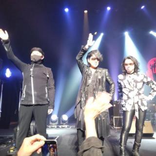 1月24日(土)鳥取：エースバック未来中心 大ホール(鳥取県立倉吉未来中心)：初めて来たホールでしたがとても音が良くて最高でした。森友の兄貴が撮影タイムを忘れかけたり、途中でサングラスを取られたのに撮影タイムでは取られなかったのがこれまた面白かったです☆ちなみに叫び過ぎて声が枯れました(笑)