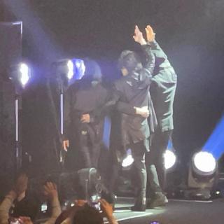 1月17日(土)広島：ふくやま芸術文化ホール リーデンローズ：人生初めてのLIVEが34年前に行ったT-BOLANでした～❣️
そうして今回、福山のLIVEに旦那と2人で行きました🥰
もう最高すぎました😭
最初からもう勝手に涙が出てくる感じでした😭
ハイタッチもできました😆
一生の宝です✨
旦那とずっと余韻に浸ってます😍
ありがとうございました✨