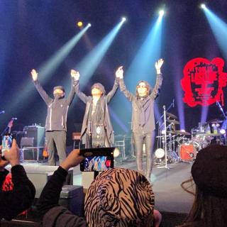 2月7日(土)埼玉：サンシティ越谷市民ホール　大ホール：T-BOLANありがとう✨サポートメンバーさんありがとう✨スタッフさんありがとう✨
越谷ライブ最高でした👏✨
はじまりから、嵐士さんのサングラスが外され😍セクシービームをいただきました👏
五味さんの華麗なスーパージャンプを何度も拝むことができました👏
ナチュラルキラー細胞が大増殖して、どんどん元気になられる上野さんの凛々しいお姿を拝見しました👏

T-BOLANは神様です👏✨
こんなにもライブ会場という名の世界を、愛と笑顔あふれるものにする、もう神の領域です✨