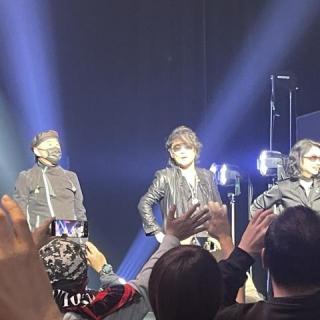 2月7日(土)埼玉：サンシティ越谷市民ホール　大ホール：今日はライブハウスのような雰囲気のライブ
嵐士さんは  ふぅ〜！が気に入ったのか連発笑
五味さん　越谷を川越と勘違いしていたようですが　無事到着してよかったです♪
上野さん　次回からピック投げ？笑