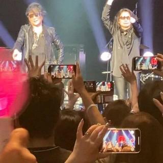 2月7日(土)埼玉：サンシティ越谷市民ホール　大ホール：ようこそ、わが町越谷へ！
会場のサンシティはわが家から目と鼻の先(笑)いつかT-BOLANここでLIVEやってくれないかなぁと願ってたら、LASTLIVEで叶いました！
そして私は30数年愛のファンで、越谷の前は浦和にも住んでいたので、「嵐士さんの「ライブハウス越谷ー」は、とても嬉しかったです。
熱く暖かくアゲアゲだった越谷LIVE！
五味さんからの指差しまで頂き、興奮冷めやらぬ一夜でした。