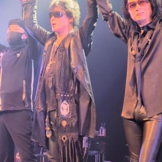 2月22日(日)栃木：とちぎ岩下の新生姜ホール（栃木文化会館） 大ホール：上野さんのふるさとに錦を飾るライブ！最高でした😊最前列からの３人にもうくらくら💫朝から緊張でなにも食べられなかった😅水分補給のみでのライブ参戦でした〜嵐士さんが何度も目の前に！ドキドキ💓マックスを何回も！幸せいっぱいな時間ありがとうございました😊
上野さん顔色も良くてたくさんお話も。でもご無理なさらずにツアー完走できますように願っています!T-BOLANは4人！

どこかの会場で青木さん待ってます😊
T-BOLANライブは何回も行きたくなる！無限ループにハマる😆❤️また会いたい〜
T-BOLANの音楽に出会えて良かったです😊嵐士さんの歌声が栃木ライブでは会場に響き渡りファンとの熱い絆が生まれましたね。幸せいっぱいな時間に感謝申しあげます😊