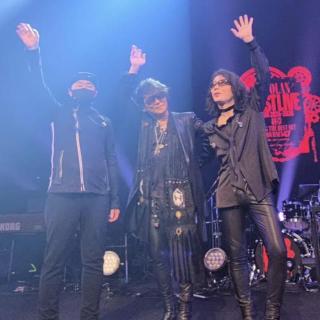 2月22日(日)栃木：とちぎ岩下の新生姜ホール（栃木文化会館） 大ホール：上野さんの錦を飾った栃木ライブ✨
ありがたいことに最前列から、咽せるほどに、声が枯れるほどに心を込めて愛と感謝とパワーを贈らせていただきました🙏上野さんの勇姿に、五味さんの心遣いに、嵐士さんのあたたかい心言葉に、光輝燦然たるT-BOLAN を目に焼き付けてきました👏愛は力✴️愛は絆✴️
皆様、どうかご自愛なさりながらライブツアーを無事に完走いたしますように✴️