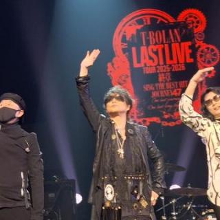 2月23日(月・祝)群馬：太田市民会館：ロックの町、群馬ライブ最高でした。神席。目の前に嵐士さんが。テンション爆上がりでした。10代のファンへのプレゼント。嵐士さんの優しさに感動しました。嵐士さんの歌はもちろん、五味さんのギターと上野さんのベース最高でした。上野さんコールもホントすごかった。また逢いに行きます。素敵な時間をありがとうございました。群馬～！いえ～い！