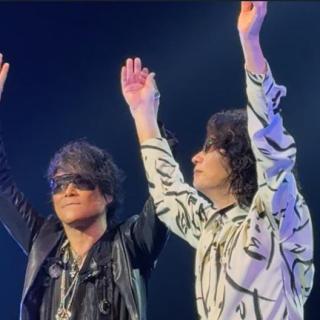 3月1日(日)宮崎：延岡総合文化センター：自身としては15本目のライブ参戦でした。上野さんがお休みとのお知らせに心配になりましたが、風邪の初期症状とのことで、少しホッとしました。しっかりと休んで良くなってくださいね。
その上野さんのいない空間を埋めるかのように、嵐士さんや五味さん、そしてサポートメンバーがこれでもかという頑張りを見せてくれていたのがとても印象的でした。
そして、今回は五味ちゃん側の２列目で、前に席がなかったので、五味ちゃんのプレイやコーラス、そして大ジャンプがよく見えましたよ！ 嵐士さんと同じく、サングラスの奥の眼も。とっても優しい眼で客席を見てくれているんだなぁと嬉しくなりました。ありがとう！