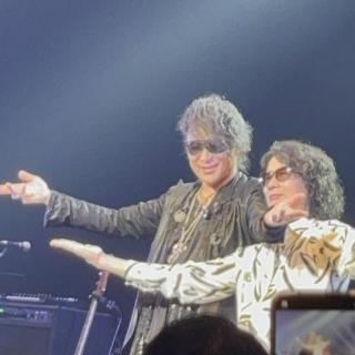 2月28日(土)大分：iichiko総合文化センター グランシアタ：2人の笑顔に少し安心しました✨
嵐士さんの「一緒に歩いてくれてありがとう」に目頭が熱くなりました🥹
こちらこそ、どんな時も走り続けてくれてありがとう。
一緒にいられるライブの1秒1秒に、言葉で伝えきれない想いを込めて、全身全霊でエールを送ります❤️
また会おうぜー‼️