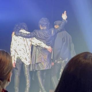 3月14日(土)福岡：福岡市民会館 大ホール：熱い博多の夜、嵐士さんの「ただいま」が嬉しかったです❤️
そして、全身全霊のライブ、最高でした‼️
“Shiny Days”に胸アツでした🥹
3人の後ろ姿、生き様、かっこよすぎて尊すぎて✨
これからも、ついていきます！
