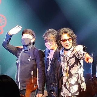 4月4日(土)佐賀：佐賀市文化会館：私にとって今日の佐賀公演が最後のLiveでした
嵐士さんのMCで「ここまでついてきてくれてありがとう」の一言で我慢していた涙腺が崩壊してしまい悲しくて悲しくて家路についてもため息と涙しか出ません
ファイナルへなんとしてでも追いかけて行こうと気持ちが固まりました
T-BOLANありがとう♡