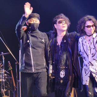 4月5日(日)長崎：長崎アルカス佐世保：このツアー、6回目の参戦。T-BOLANでお友達になった方と一緒でそれからさらに仲間が増え繋がりが増え続けてます。この日は袖側。嵐士さん、袖側にも来てくれたからもう最高♡問いかけられたし、目合うし、歌ってくれるし、手握れたし♡幸せな時間になりました。まだ行く予定はあるけれど感情の変化が激しすぎて涙したり笑顔になったり…終わりは来ないでほしい。
あと私は長崎県民じゃないけど上野さん、佐世保民を的にまわしてましたね(笑)