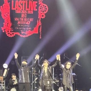 4月18日(土)東京：大田区民ホール アプリコ 大ホール：後方の席だったので少しガッカリしていたが、ステージ全体が見られた😃また前方のペンライト💡や歓声の中にいて、会場の一体感を感じることが出来て、とても感動的なライブだった🎵１本１本がファイナルと言う言葉を感じる大切な時間だった💖