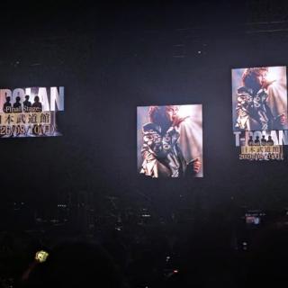 4月18日(土)東京：大田区民ホール アプリコ 大ホール：迫力満点のT-BOLANのLIVEは何度行っても最高です。
初めてのハイタッチと熱唱をかなり近くで観ることができ、パワーをいただきました(⁠ ⁠ꈍ⁠ᴗ⁠ꈍ⁠)
日本武道館、ツアー最後まで感謝を込めて駆け抜けます!!