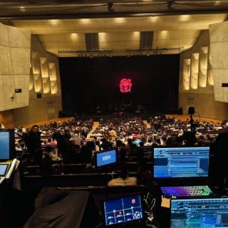 2月7日(土)埼玉：サンシティ越谷市民ホール　大ホール：T-BOLAN LIVE2025-2026 サンシティ越谷市民ホールへ参戦✨まずはガウディ展へ行ってきた😁芸術作品に触れることができて大満足💯その後、雪の降る東京駅周辺を観光😚映えスポットが沢山🥳会場も嵐士もめっちゃノリノリ🎶しかも、練り歩きのお立ち台で嵐士が目の前に😳感動しすぎて、未だに余韻が😎🙌