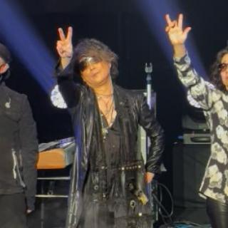 7月19日(日)三重：シンフォニアテクノロジー響ホール伊勢：三重公演お疲れさまでした。三人ともピースかと思いきや、よく見ると、五味さんだけぐわしの手を（笑）そんなところも大好きです。47都道府県コンプリートまであと１か所。私たちファンをあちこちに連れて行ってくれて、ありがとう。全身全霊のプレイで駆け抜けてくれてありがとう。嵐士さんがMCで感謝を伝えてくれていましたが、こちらこそ、本当に感謝です。言葉では言い表せません。
