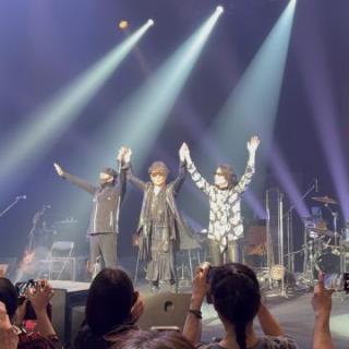 5月15日(金)東京：たましんRISURUホール：今日は時間休を取って参戦！
職場から南武線一本で行ける立川市。川崎駅〜西国立駅、南武線始発からほぼ終点まで初めて乗ったかも。
朝からライブTシャツ着て、ツアーグッズ持ってルンルン🎵
いつもこうなら、仕事も楽しく行けるのになぁ…