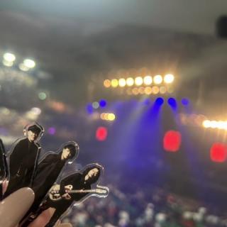 8月10日(月)東京：日本武道館：日本武道館最高でした🥹またT-BOLANを追えると思うと嬉しく、また今日から色々な事も頑張れます！！本当にありがとうございました🥹💕（急いでいてアクスタの順番誤ってしまいました🥹）