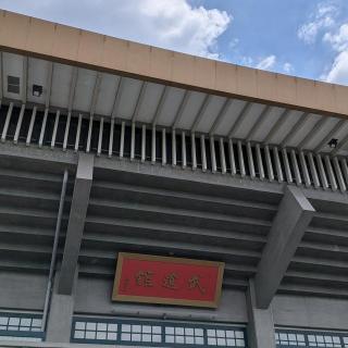 8月10日(月)東京：日本武道館：ライブが始まって感動で鳥肌だし、うるうるしちゃうし。あーこれで最後なんだなぁと思いながら目に焼き付けました。スタンドから見える景色も最高でした。これからもT-BOLANを愛し２年後を楽しみにしています。