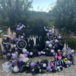 8月10日(月)東京：日本武道館：待ちに待った武道館当日✨

東京へ向かう新幹線の中では
T-BOLANの曲を聴いただけで涙腺がウルウルしていましたが、LIVEが始まってからは楽しくてシアワセでずっと笑顔で夢中でペンライトを振っていました。

愛のために愛の中で、では
空中に舞っている愛のハート❤️
中々取れなそう💦って思ってたら
なんと、ヒラヒラ〜っと
私のカバンの中へ舞い降りてくれました☺️
とても嬉しかったです♪♪
演出もですが、メロディと歌声が
地方公演とはまた違った感じで
1番心に残りました。

2年後の新生T-BOLAN
楽しみに待ってます💫
最幸な時間をありがとう💛