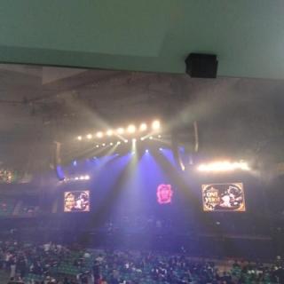 8月10日(月)東京：日本武道館：様々な想いがわき上がり、上手くまとまりませんが、本当にありがとうございました。全てが心に刻まれました。そして、T-BOLANのファンでよかった、と心から思います。2年後を楽しみにしつつ、今心の中にある想いを大切にして過ごします。