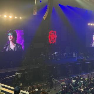 8月10日(月)東京：日本武道館：25年ぶりの東京！
人生初の日本武道館！！
行きの新幹線でツアーバッグを持ったＪくんに出会い、右も左もわからないなかすっかりお世話になり、ステキなご縁をいただきました！
そしてライブ🎤🎶
一曲目から泣けてきちゃったけど、一緒になってわたしも最初っからぶっ飛ばして歌いましたっ！（体重ちょっと減ったよっｗ）
今もまだノドはガラガラです…💦
「ここまで来れたのはみんなのおかげ」「ありがとう」と長い時間頭を下げた嵐士…
それからはもう涙が止まらなかった。
だ・け・ど・・・
また2年後に会えるなんてっ！！サイコーじゃんっ❣️
先のことを思えば長いけど、過ぎちゃえばあっという間だよね？おんなじ空の下に生きてる。それだけでうれしいっ🩷
待ってる！ずっと待ってる！！
また会える日まで、お互いに健やかに過ごしましょっ✨
2026.8.10、忘れられない最高の時間を一緒に居られたことに、ありがとうっ🍀