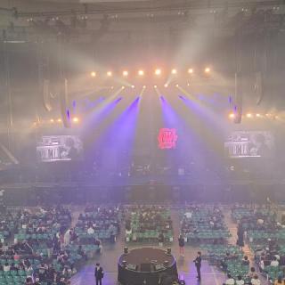 8月10日(月)東京：日本武道館：嵐士さんが最高の景色と言ってましたが、こちらからの景色も最高でしたよ。
自然と流れ出る涙を拭きながら全力で楽しみました。
最高のLastLIVEに参加でき幸せでした。