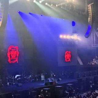 8月10日(月)東京：日本武道館：全59公演お疲れさまでした。
そして、最高の景色を観せていただいて、ありがとうございました。

一瞬にして、広い武道館がひとつにまとまりました。
T-BOLANの凄まじさを見せつけられました。
あの広い武道館で、みんなで大合唱、本当にひとつにまとまって、感無量でした。

武道館まで行くことができて、一生の宝物いただきました。

T-BOLANは終わりじゃない！
この言葉が聞けて、最高にうれしかったです。
「継承」
この言葉を胸に、これからもT-BOLANを応援します。