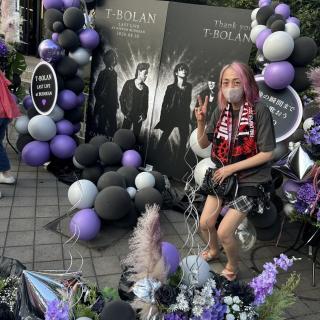 8月10日(月)東京：日本武道館：札幌から参戦しました。最高のライブ！！！感動をありがとうございます！！最前列でした！！！神席をありがとうございます😊ピンクヘアー見つけてくれましたか？？🤣また札幌にも来てください💓34年間ずっと好きです💓T-BOLANは私の人生と共に歩んでいます！！これからもずーっと大好き❤毎日聞いてます